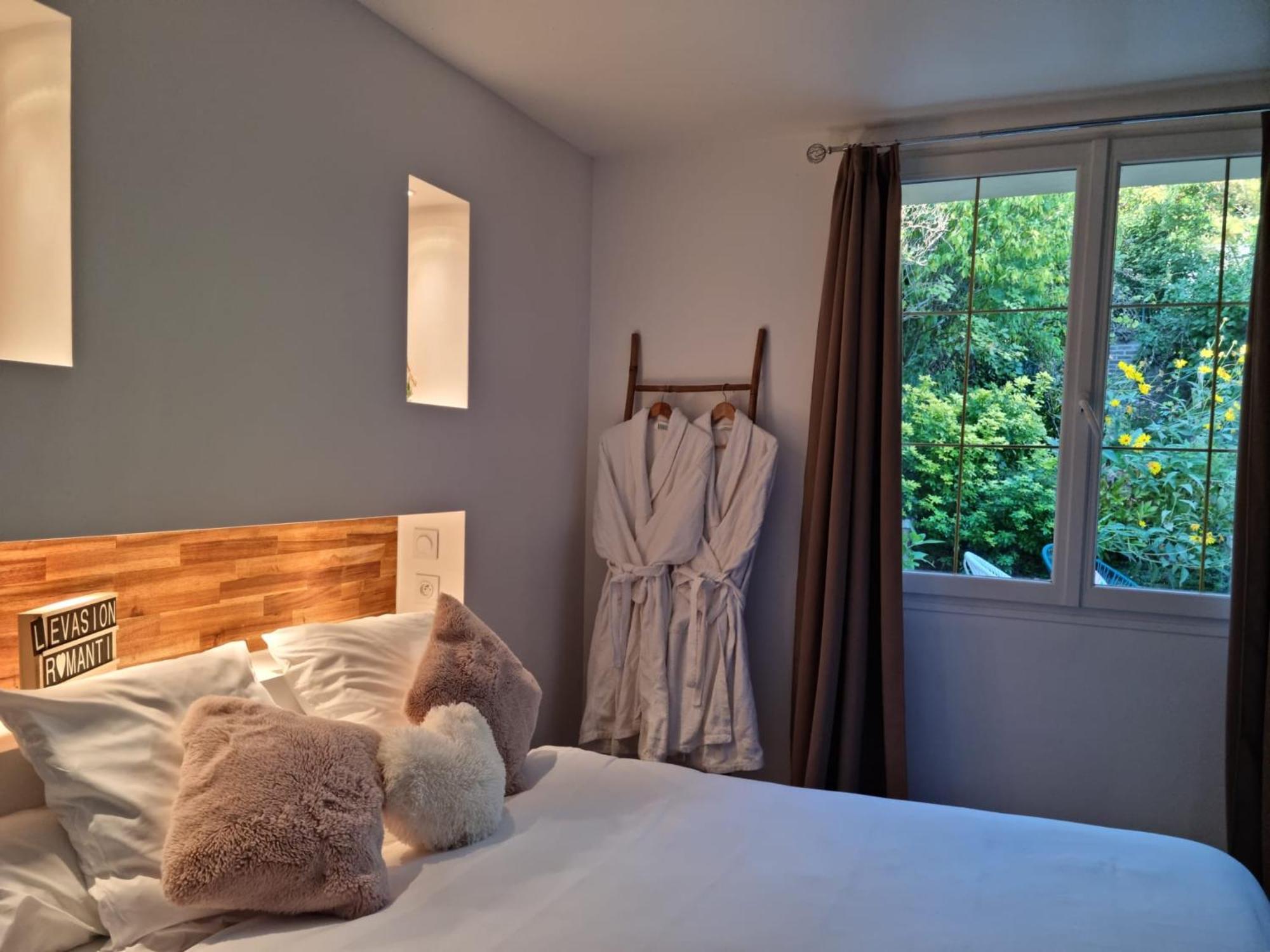 Suite De Charme Avec Jacuzzi Et Jardin Privatif Paris Au Calme Saint-Prix (Val d'Oise) Экстерьер фото
